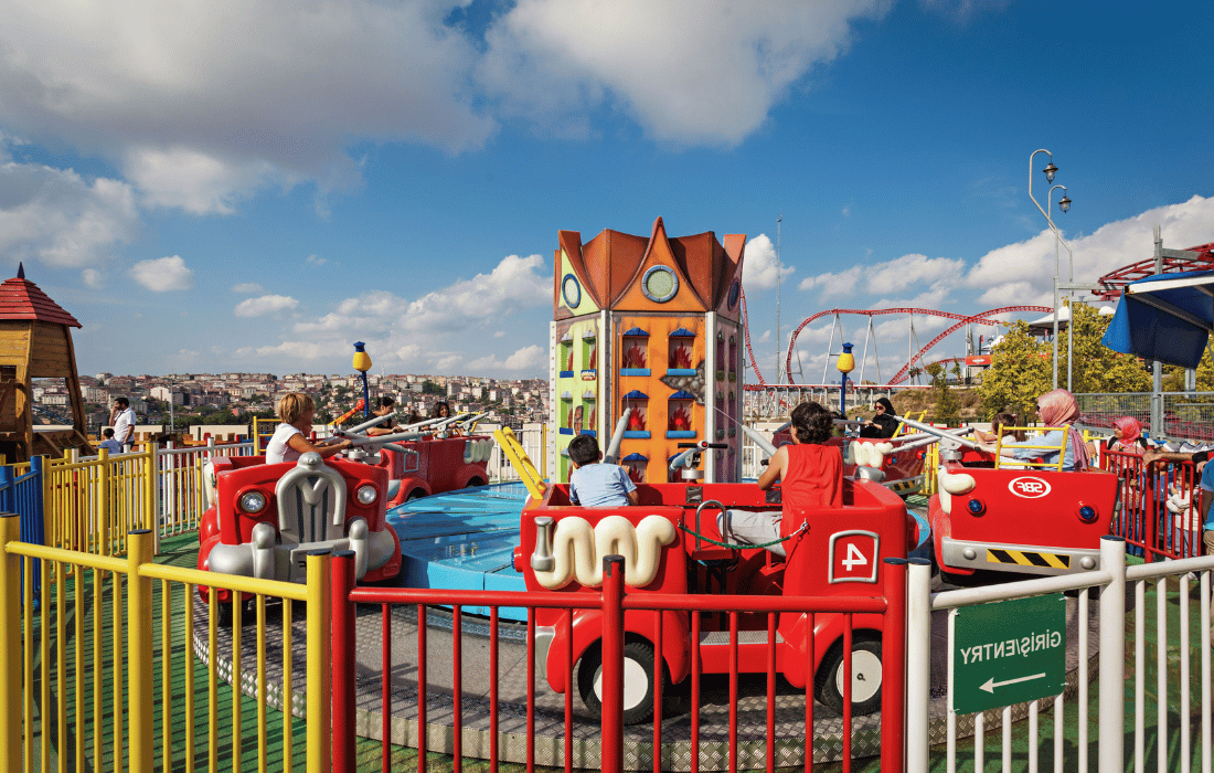 Full-Day Excursion to Disneyland or Walt Disney Studios